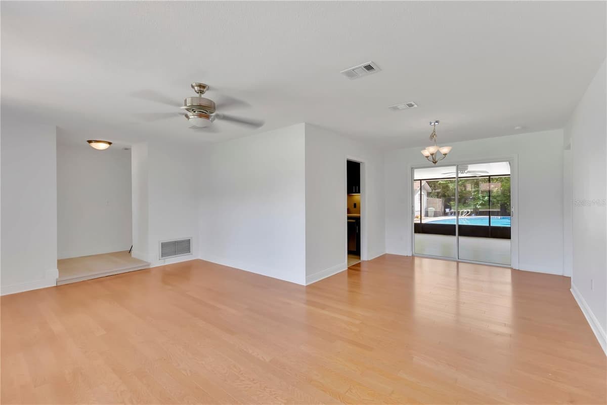 171 WILLIAMS ROAD — photo 3 of 36