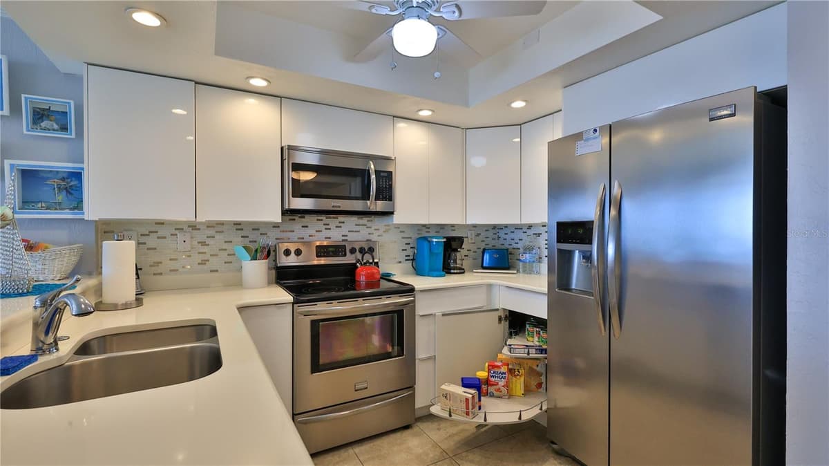 4139 ATLANTIC AVENUE — photo 9 of 81