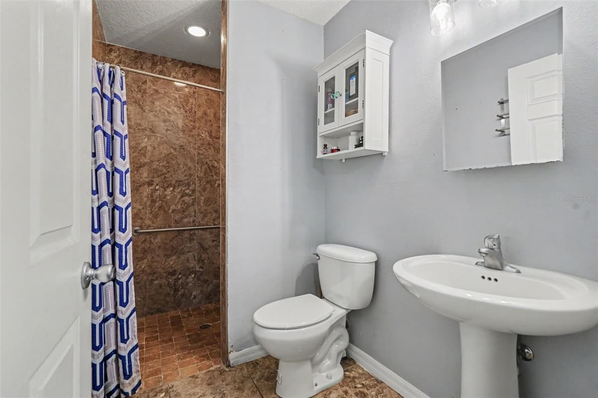 1509 BARR DRIVE — photo 14 of 22