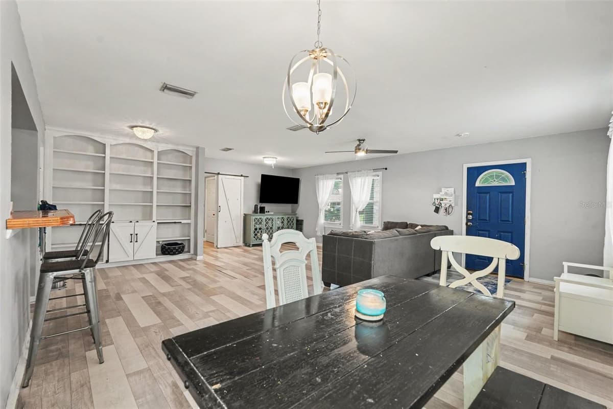 1509 BARR DRIVE — photo 7 of 22