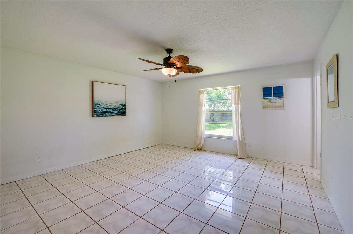 156 SPRINGWOOD DRIVE — photo 19 of 40
