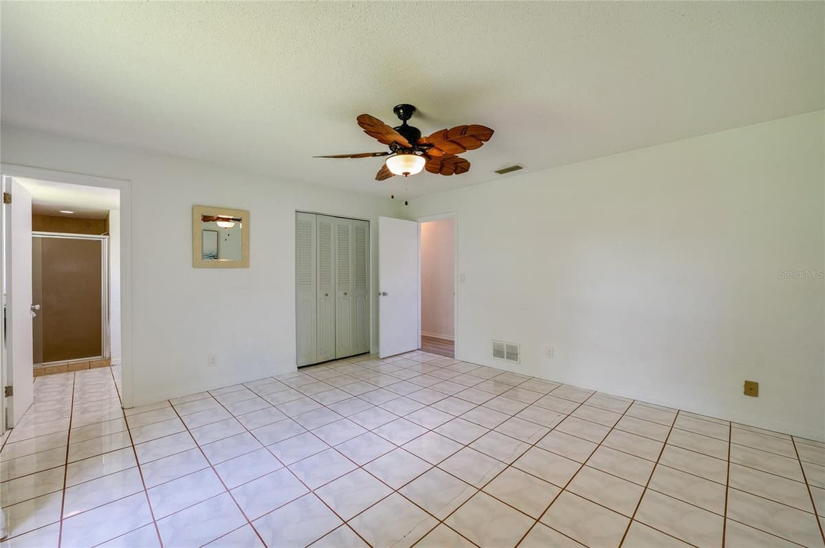 156 SPRINGWOOD DRIVE — photo 21 of 40