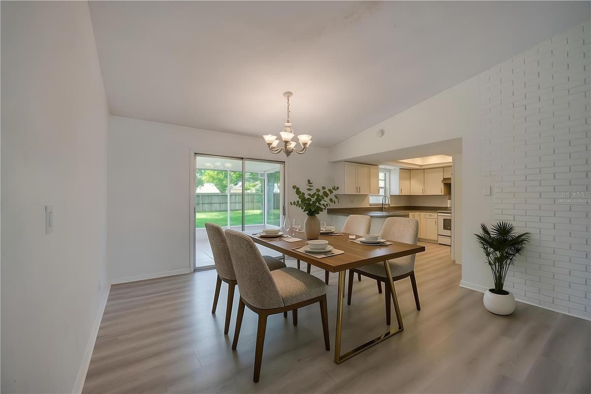 156 SPRINGWOOD DRIVE — photo 12 of 40