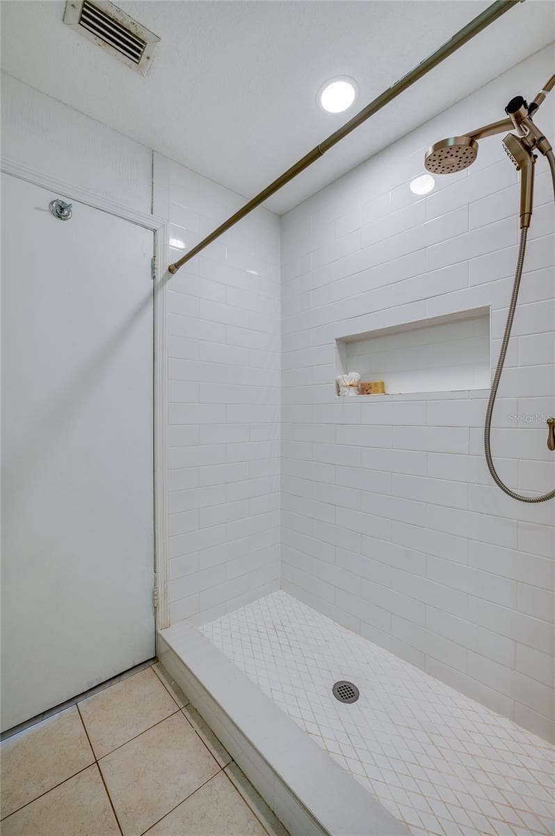 156 SPRINGWOOD DRIVE — photo 30 of 40