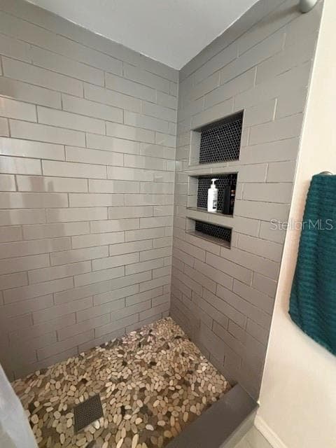 7487 CANFORD COURT — photo 14 of 20