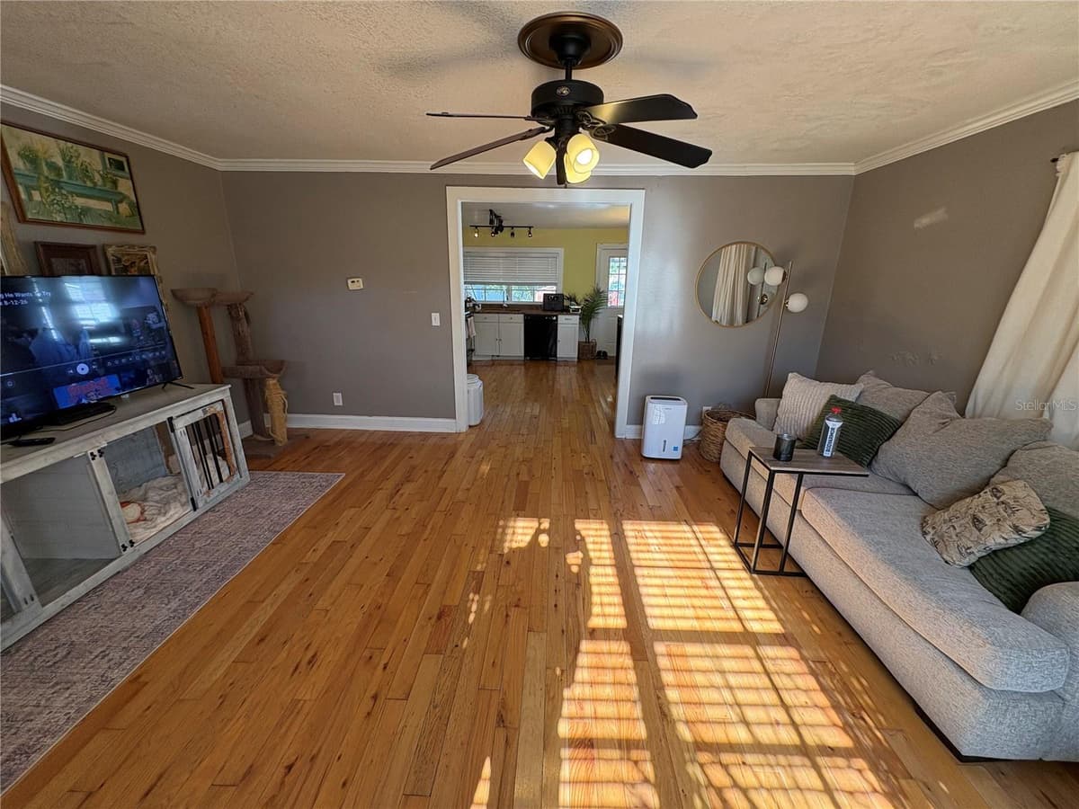 6302 ADELIA AVENUE — photo 3 of 33