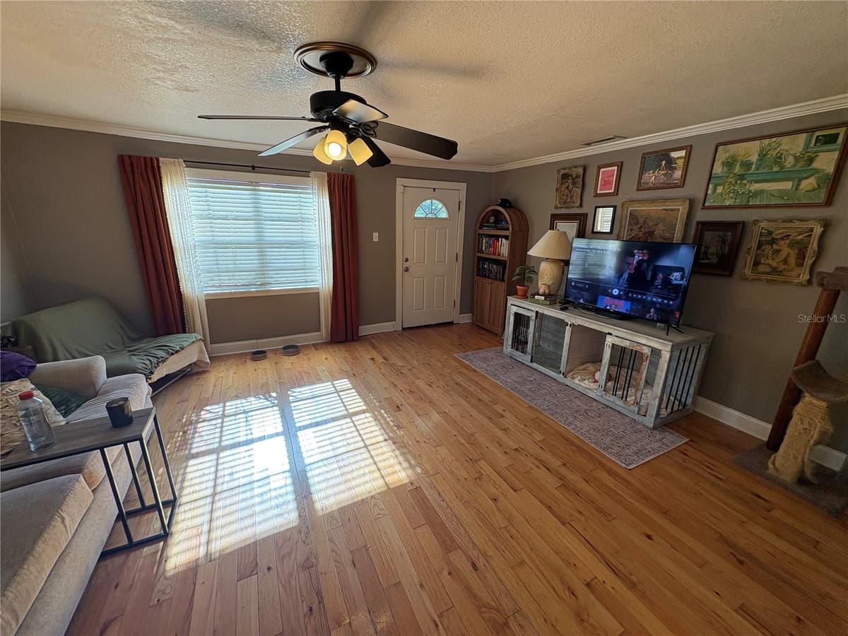 6302 ADELIA AVENUE — photo 6 of 33