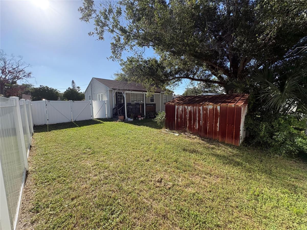 6302 ADELIA AVENUE — photo 25 of 33