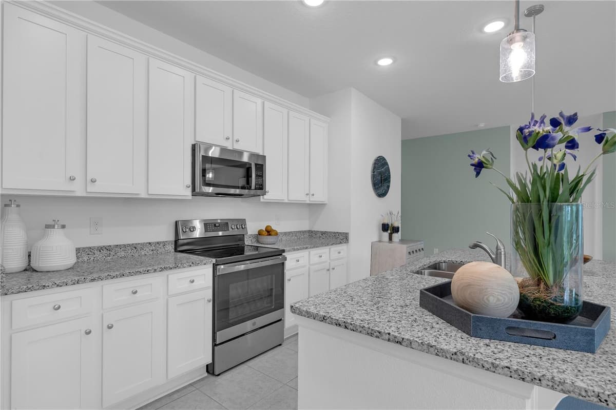 1713 FLAG STREET — photo 13 of 42