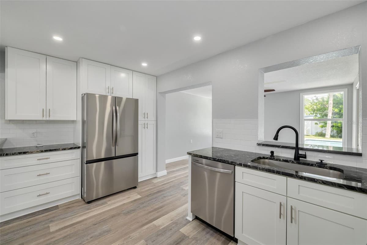 4227 HARRISBURG STREET — photo 12 of 31