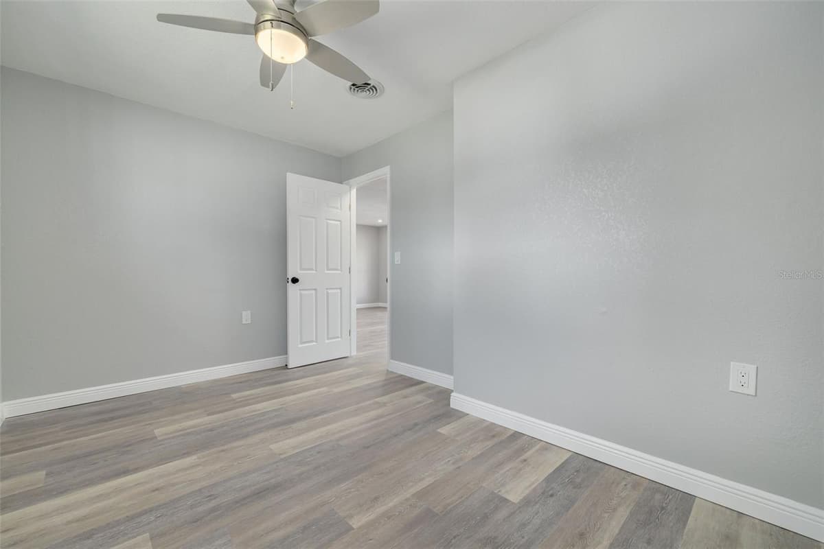 4227 HARRISBURG STREET — photo 18 of 31