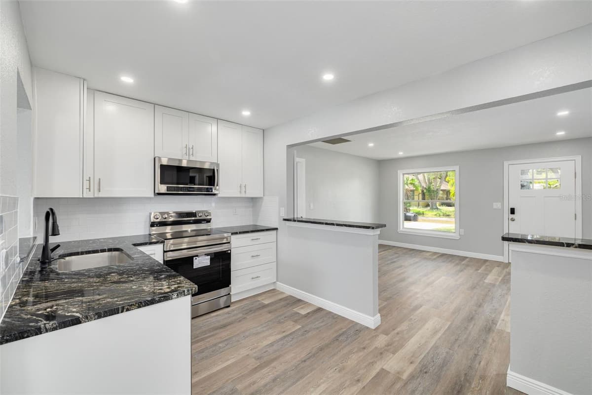 4227 HARRISBURG STREET — photo 11 of 31