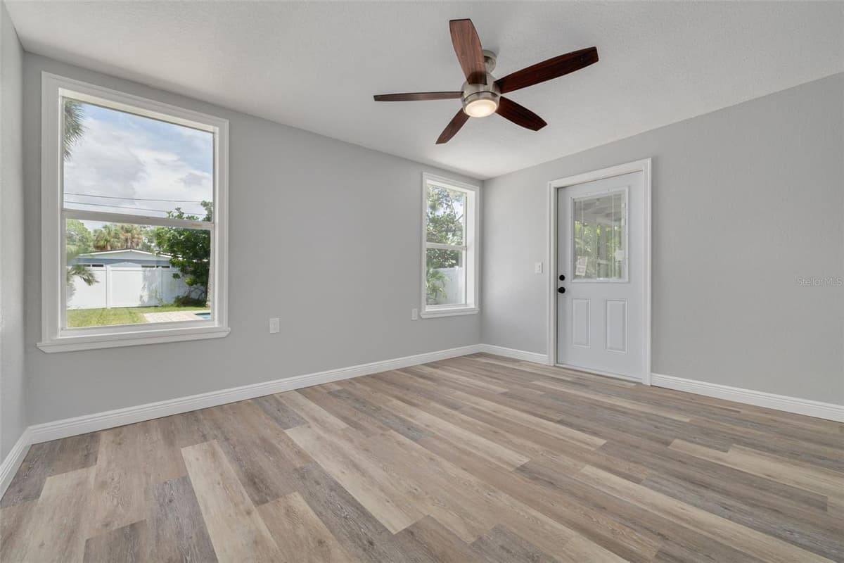 4227 HARRISBURG STREET — photo 13 of 31