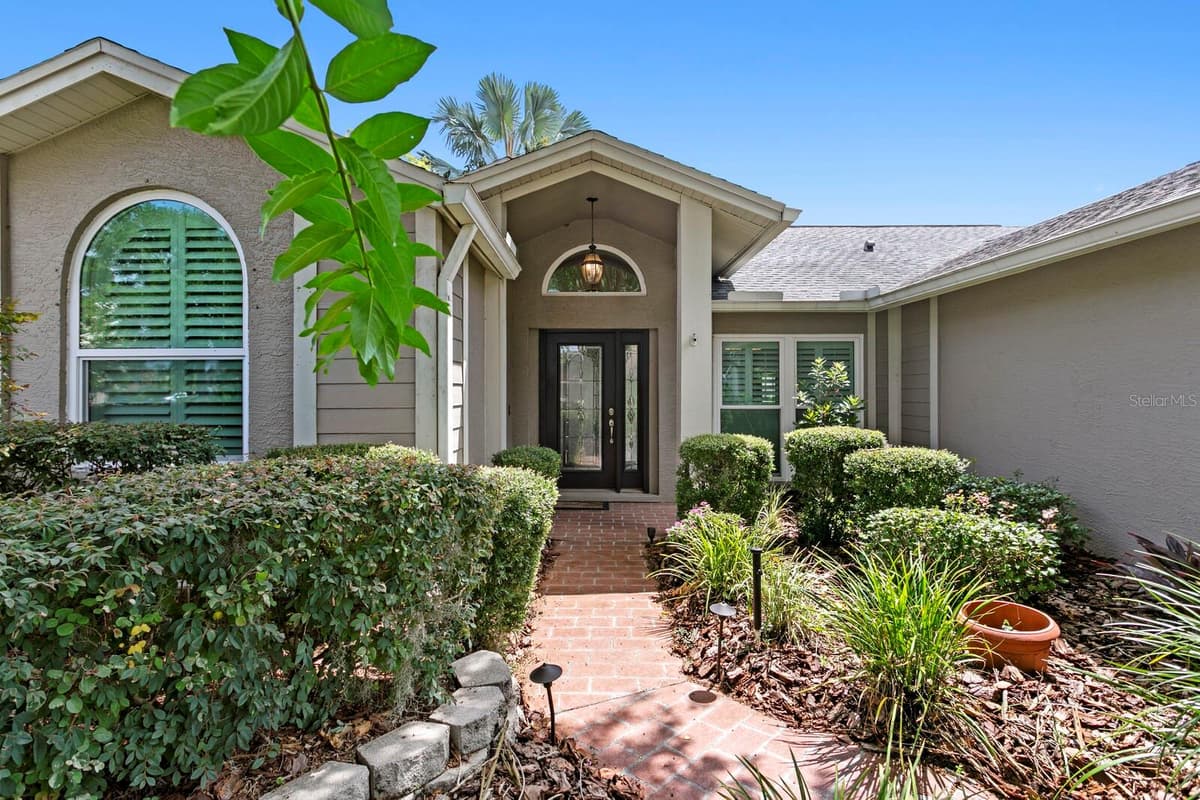 14607 VILLAGE GLEN CIRCLE — photo 4 of 69