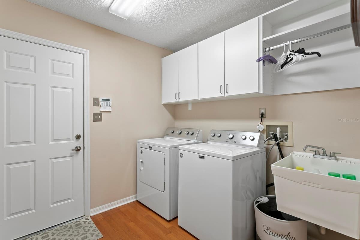 14607 VILLAGE GLEN CIRCLE — photo 34 of 69