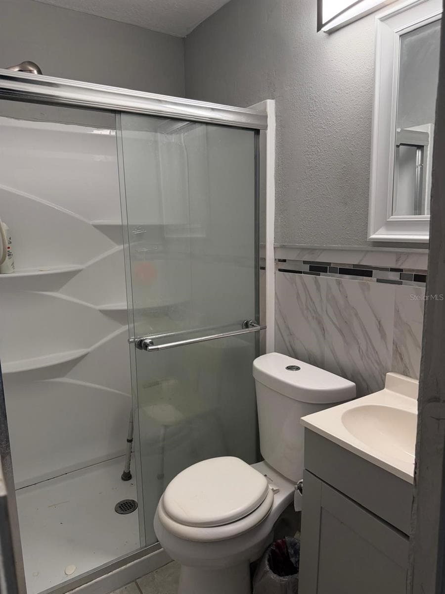 711 EMORY AVENUE — photo 18 of 29
