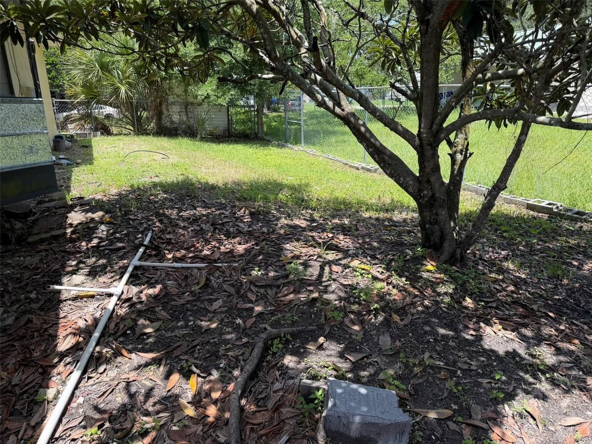 711 EMORY AVENUE — photo 25 of 29