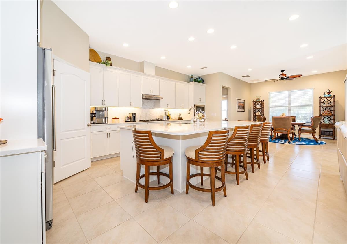 7789 FOUR SEASONS BOULEVARD — photo 16 of 36