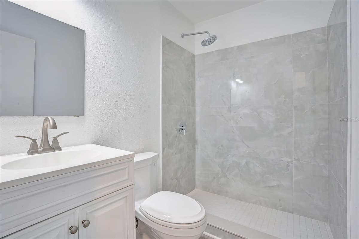 205 FERN ROAD — photo 17 of 26
