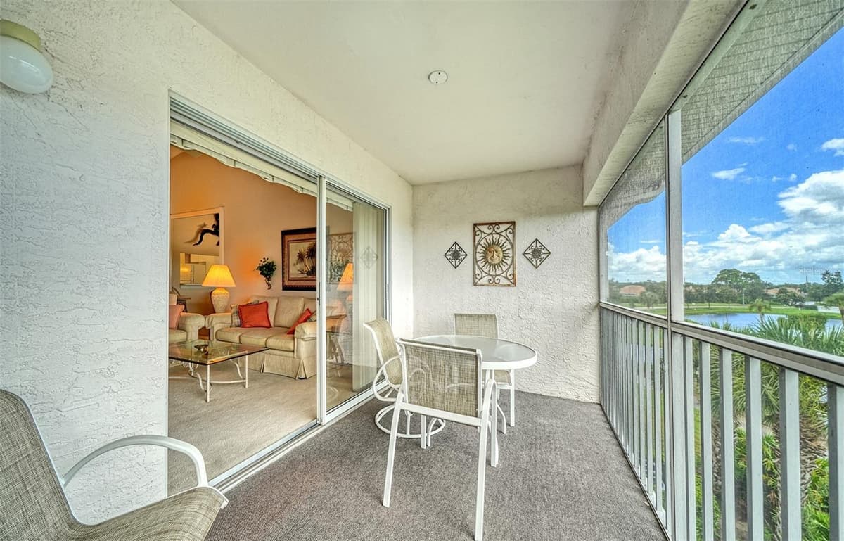 9330 CLUBSIDE CIRCLE — photo 3 of 59