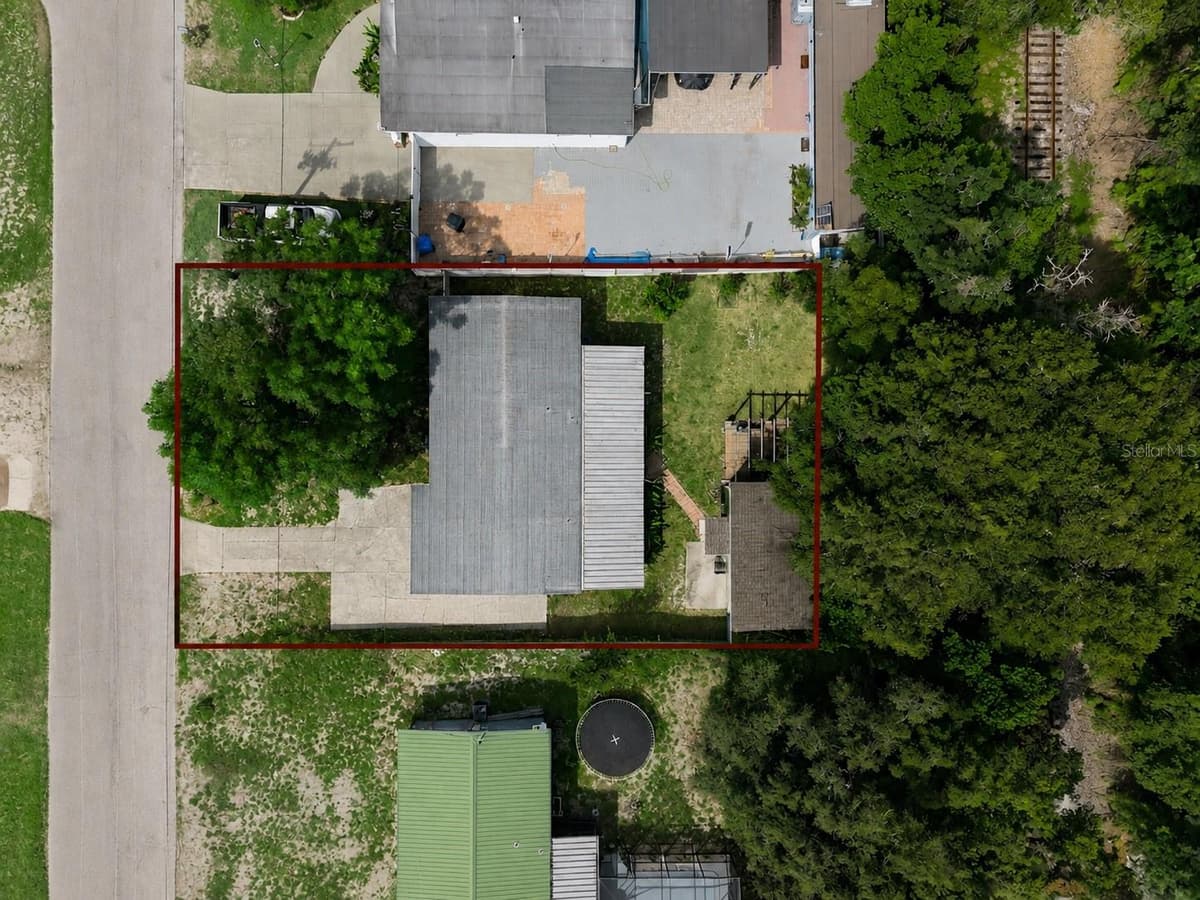 1104 MALCOM ROAD — photo 18 of 21