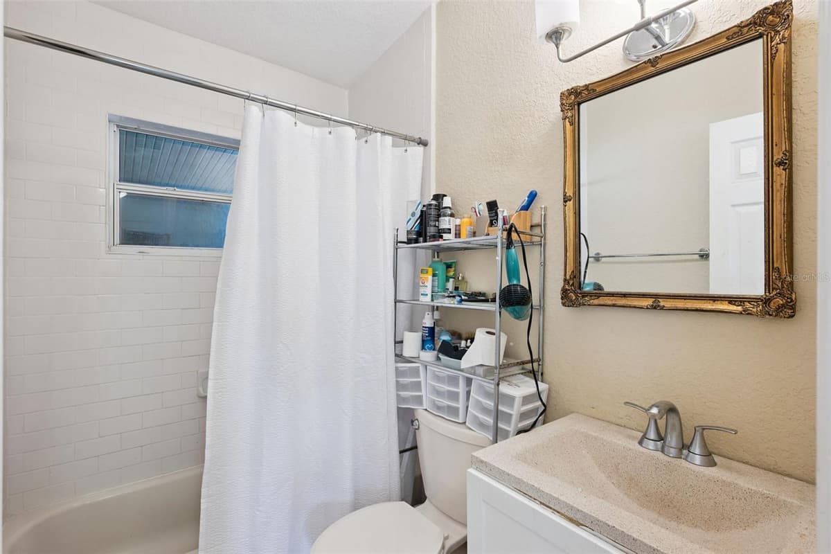 1104 MALCOM ROAD — photo 9 of 21