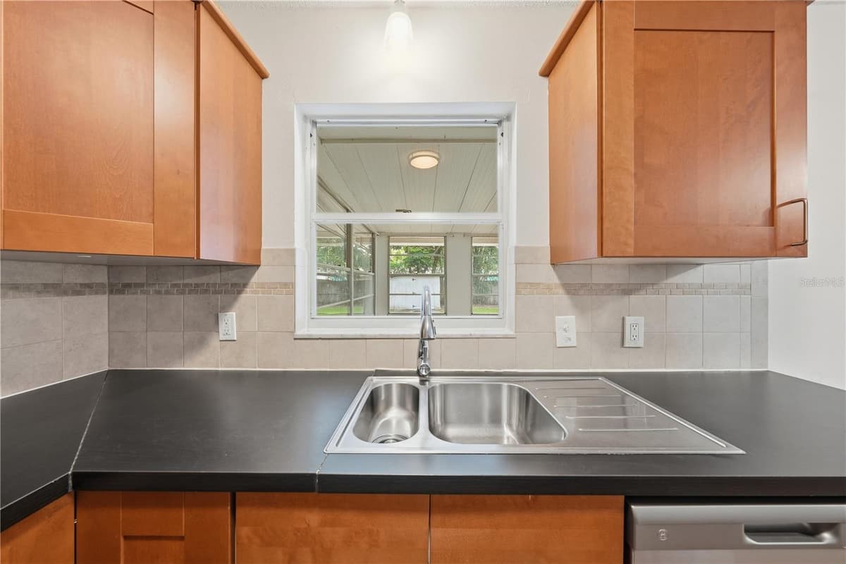 205 PONCE STREET — photo 13 of 35