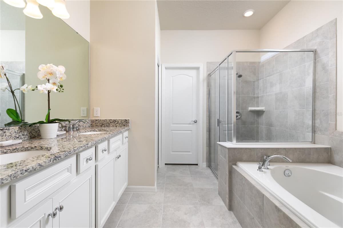 7376 OAKMOSS LOOP — photo 15 of 34