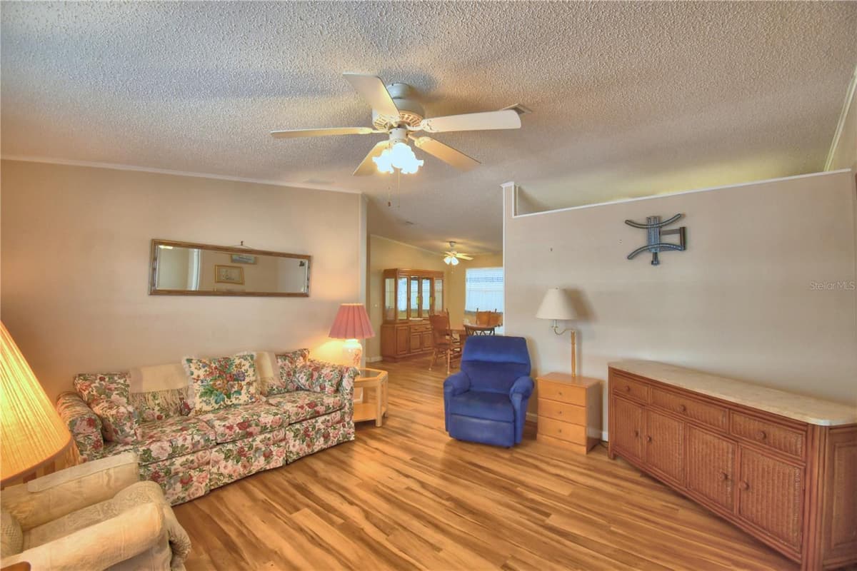 6086 SOUTHERN OAKS DRIVE — photo 16 of 66