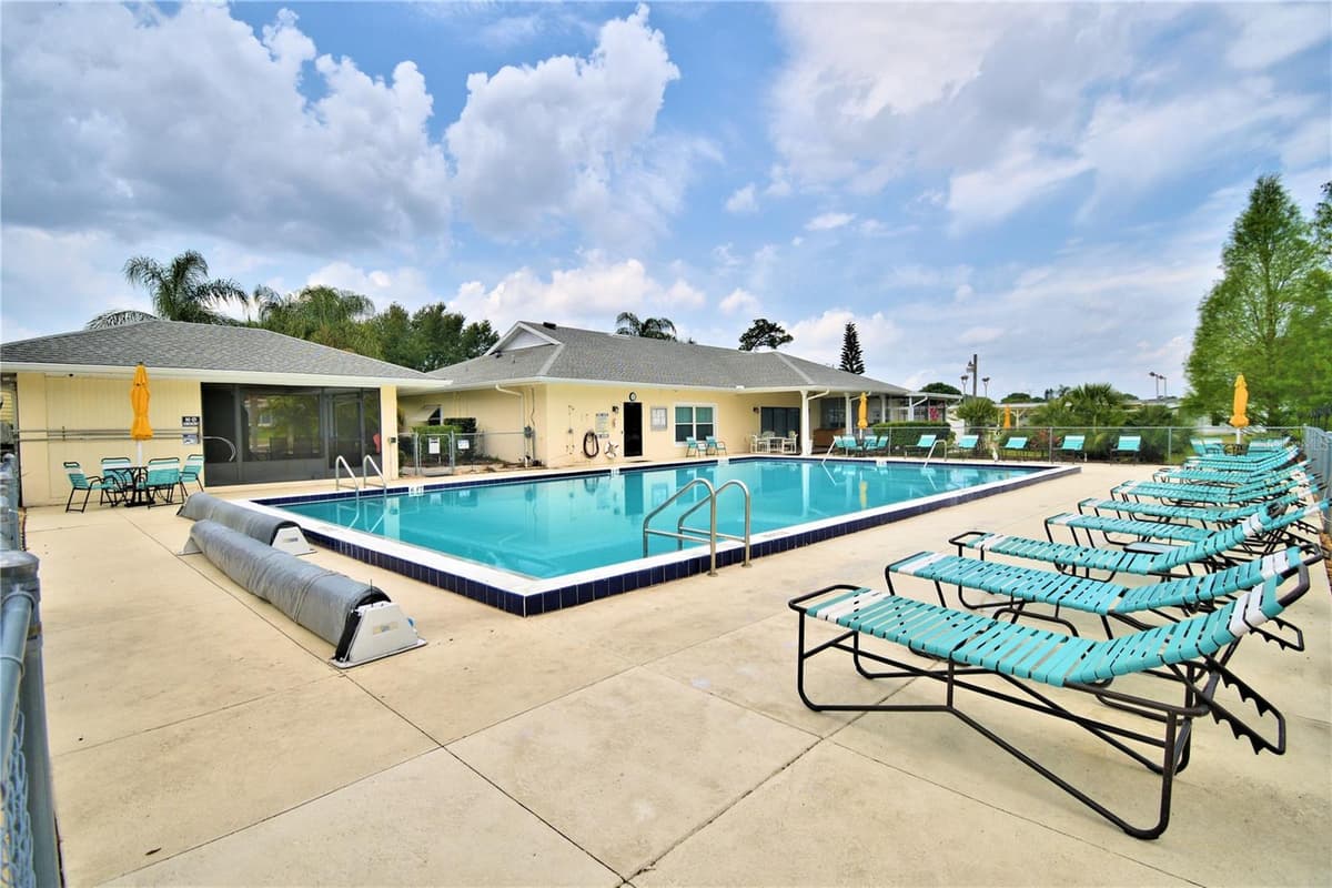 6086 SOUTHERN OAKS DRIVE — photo 38 of 66