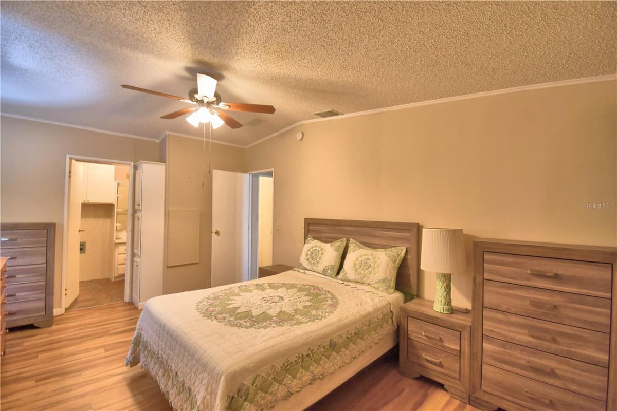 6086 SOUTHERN OAKS DRIVE — photo 11 of 66
