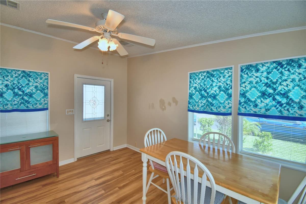 6086 SOUTHERN OAKS DRIVE — photo 9 of 66