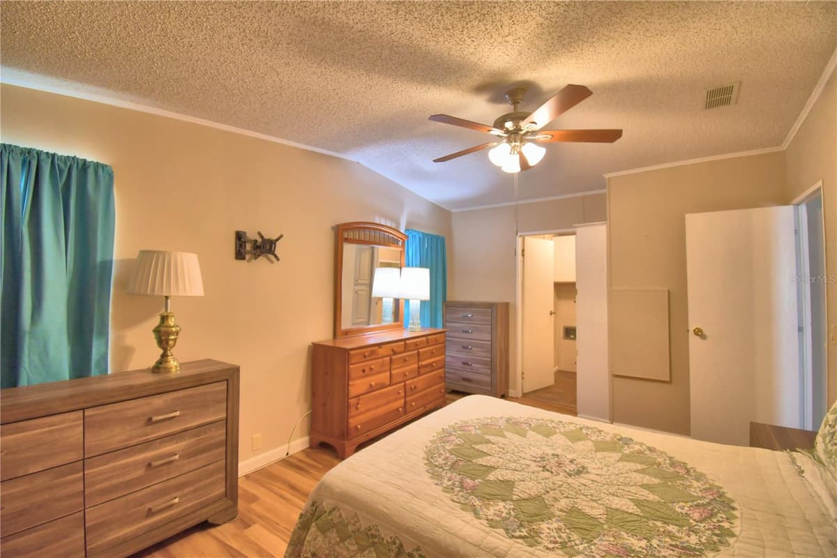 6086 SOUTHERN OAKS DRIVE — photo 48 of 66