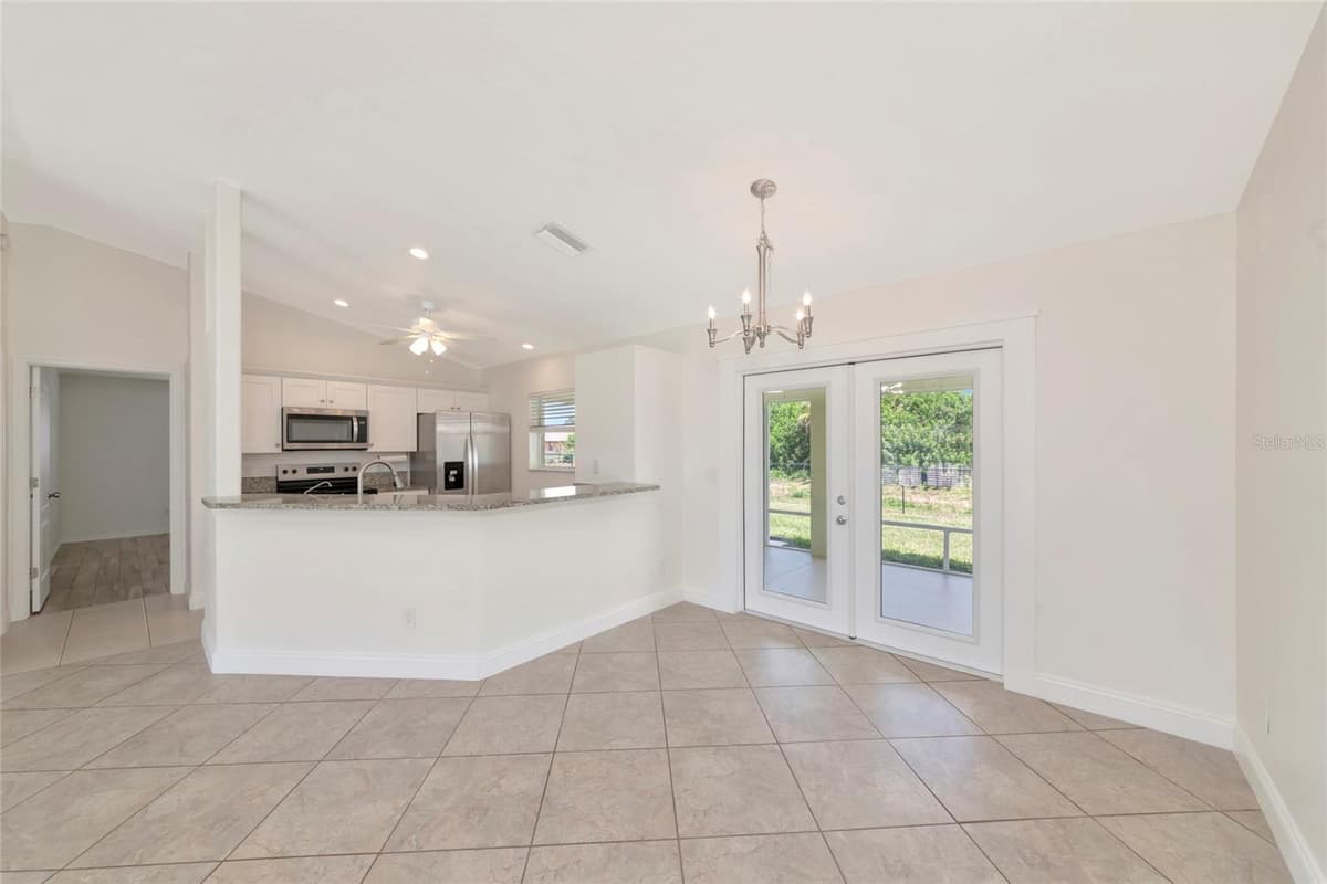 7680 LAMPLIGHTER AVENUE — photo 9 of 41