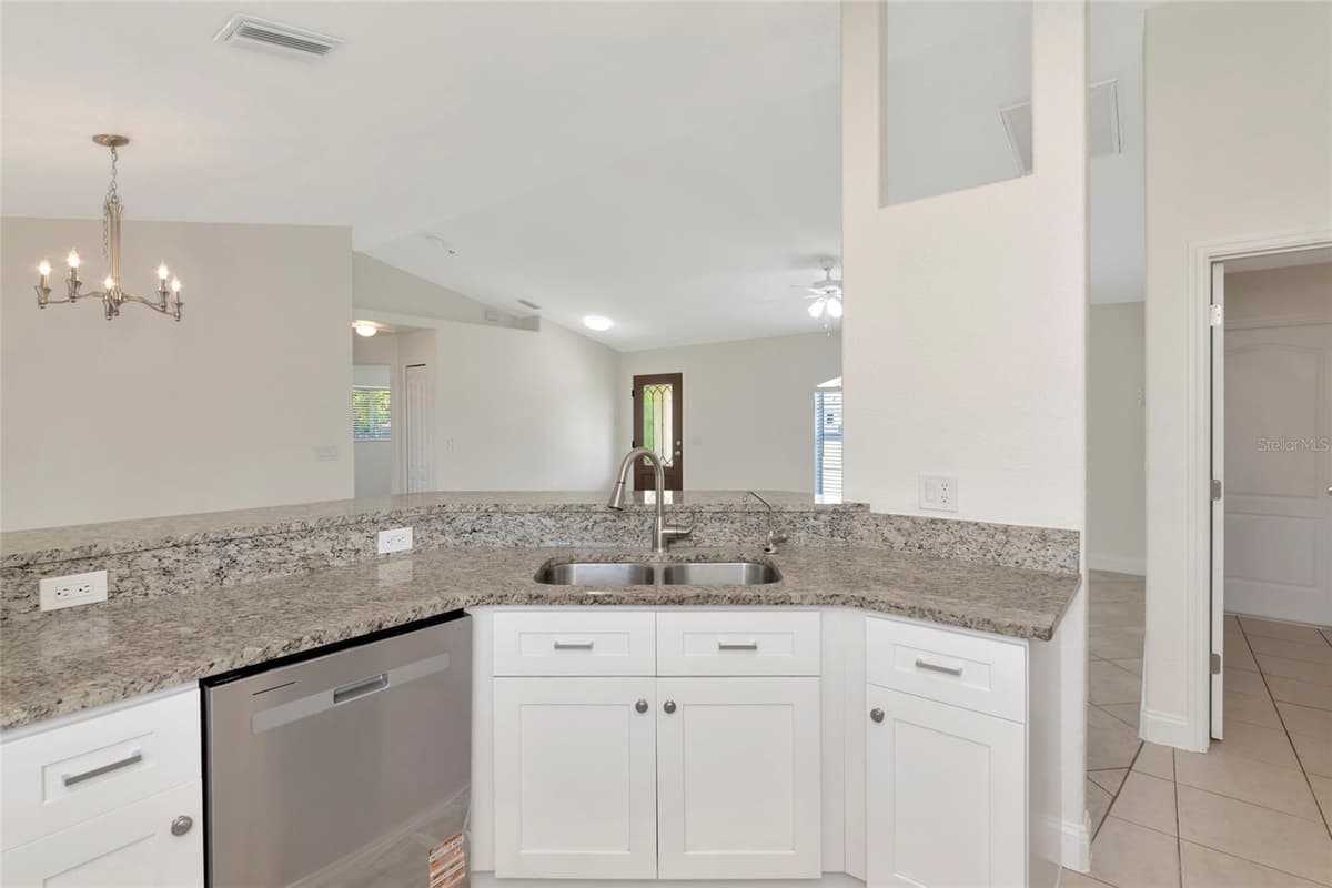 7680 LAMPLIGHTER AVENUE — photo 12 of 41