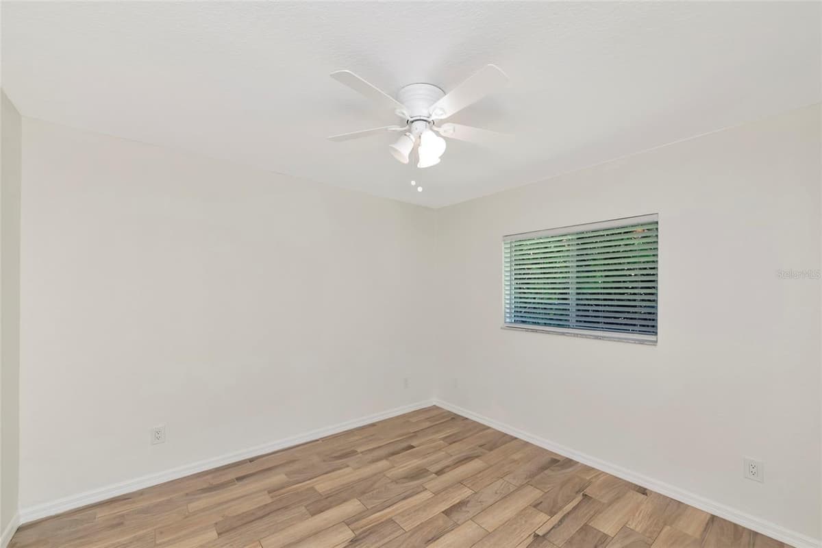 7680 LAMPLIGHTER AVENUE — photo 15 of 41