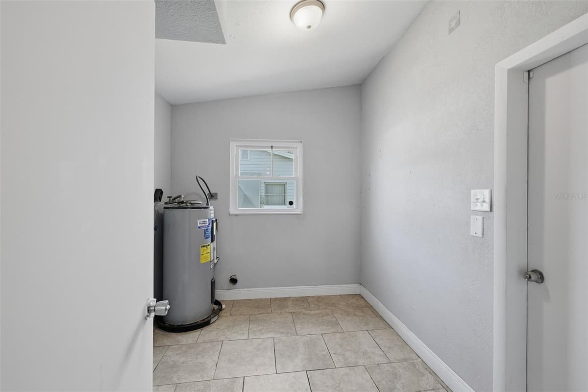 9810 54TH STREET — photo 34 of 43