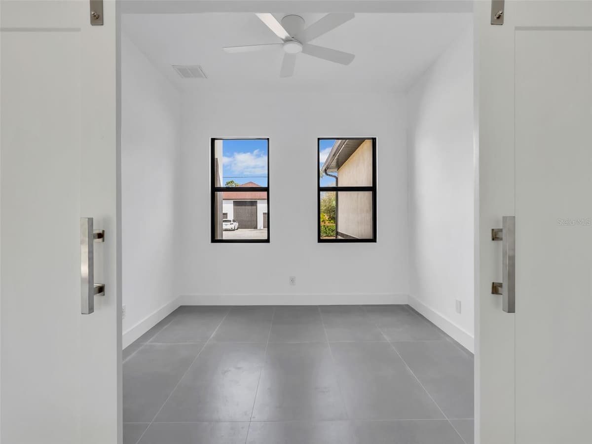 11225 CARNEGIE AVENUE — photo 24 of 28