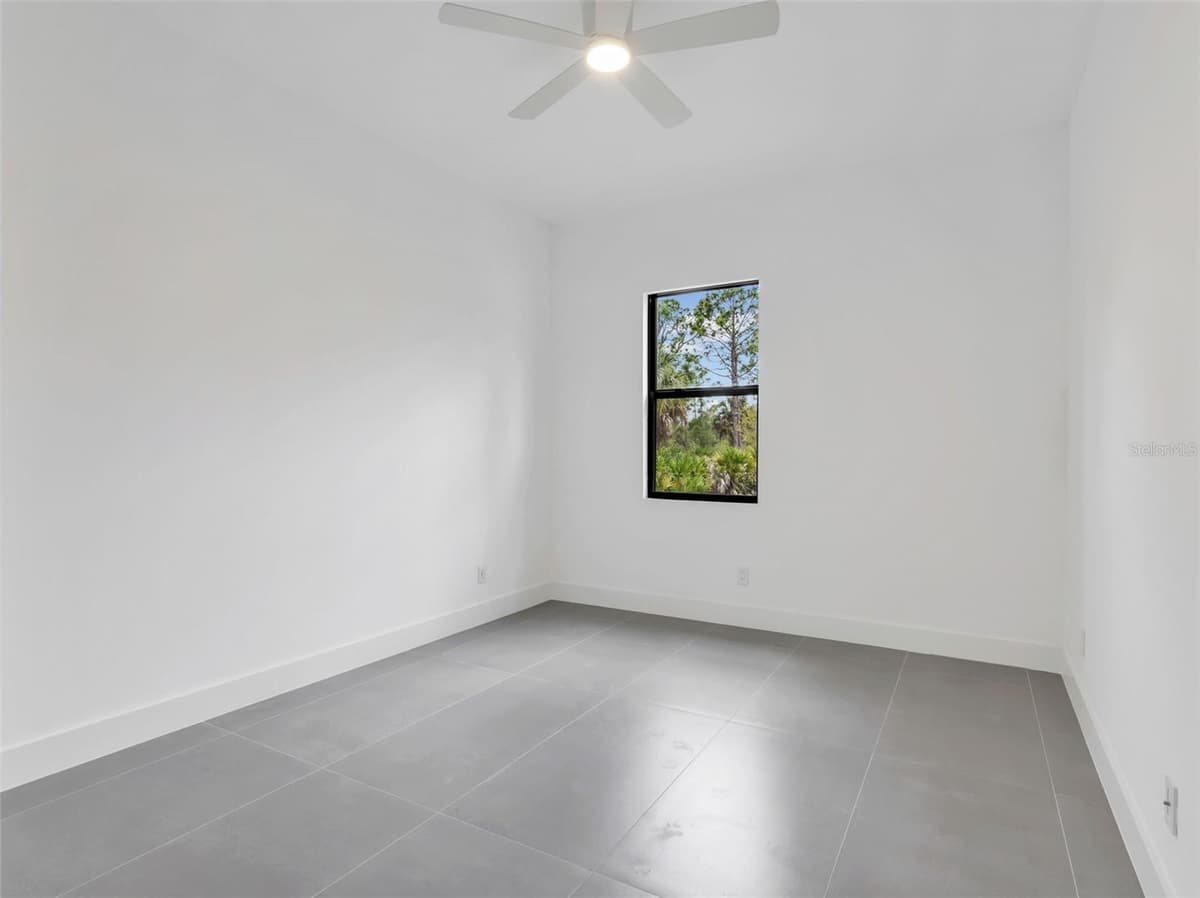 11225 CARNEGIE AVENUE — photo 19 of 28