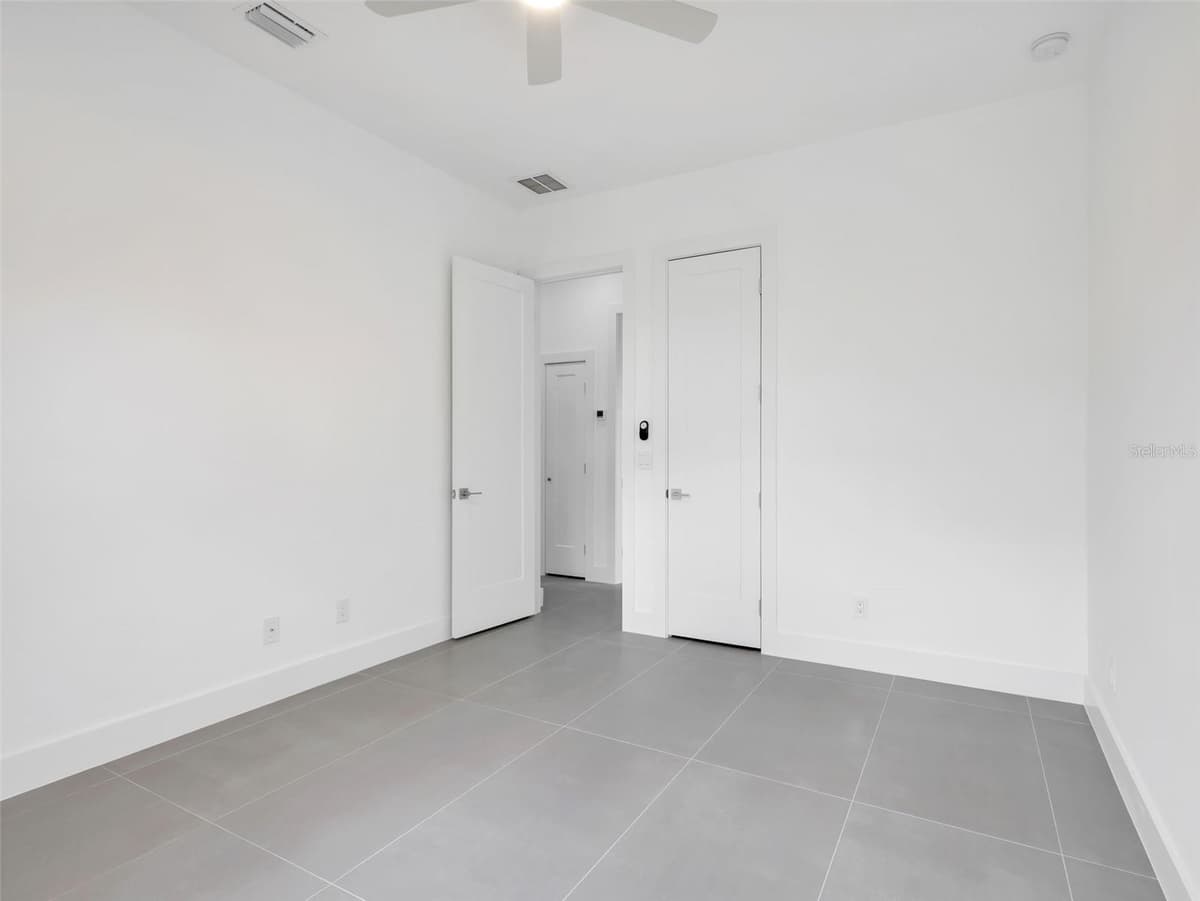 11225 CARNEGIE AVENUE — photo 20 of 28