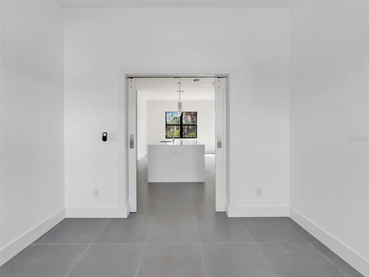 11225 CARNEGIE AVENUE — photo 25 of 28