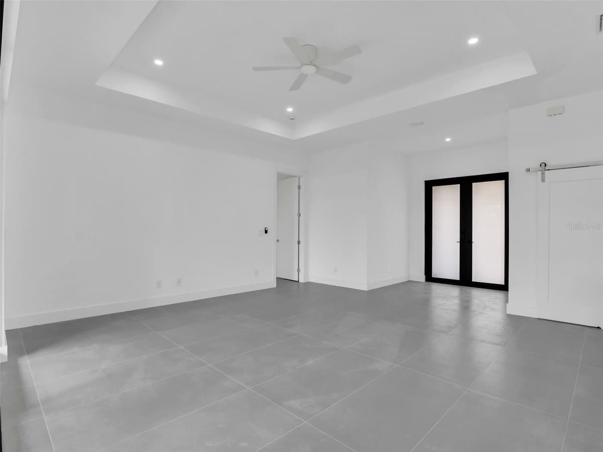 11225 CARNEGIE AVENUE — photo 7 of 28
