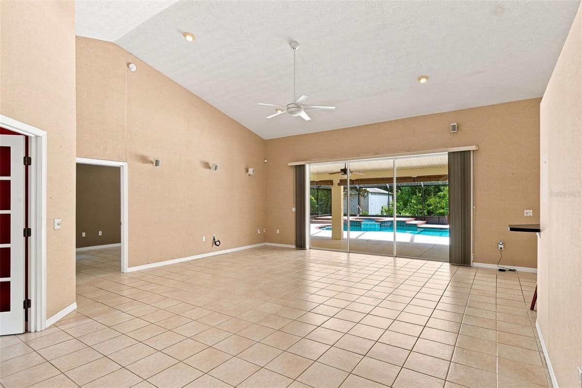 5928 OAKMONT DRIVE — photo 17 of 66