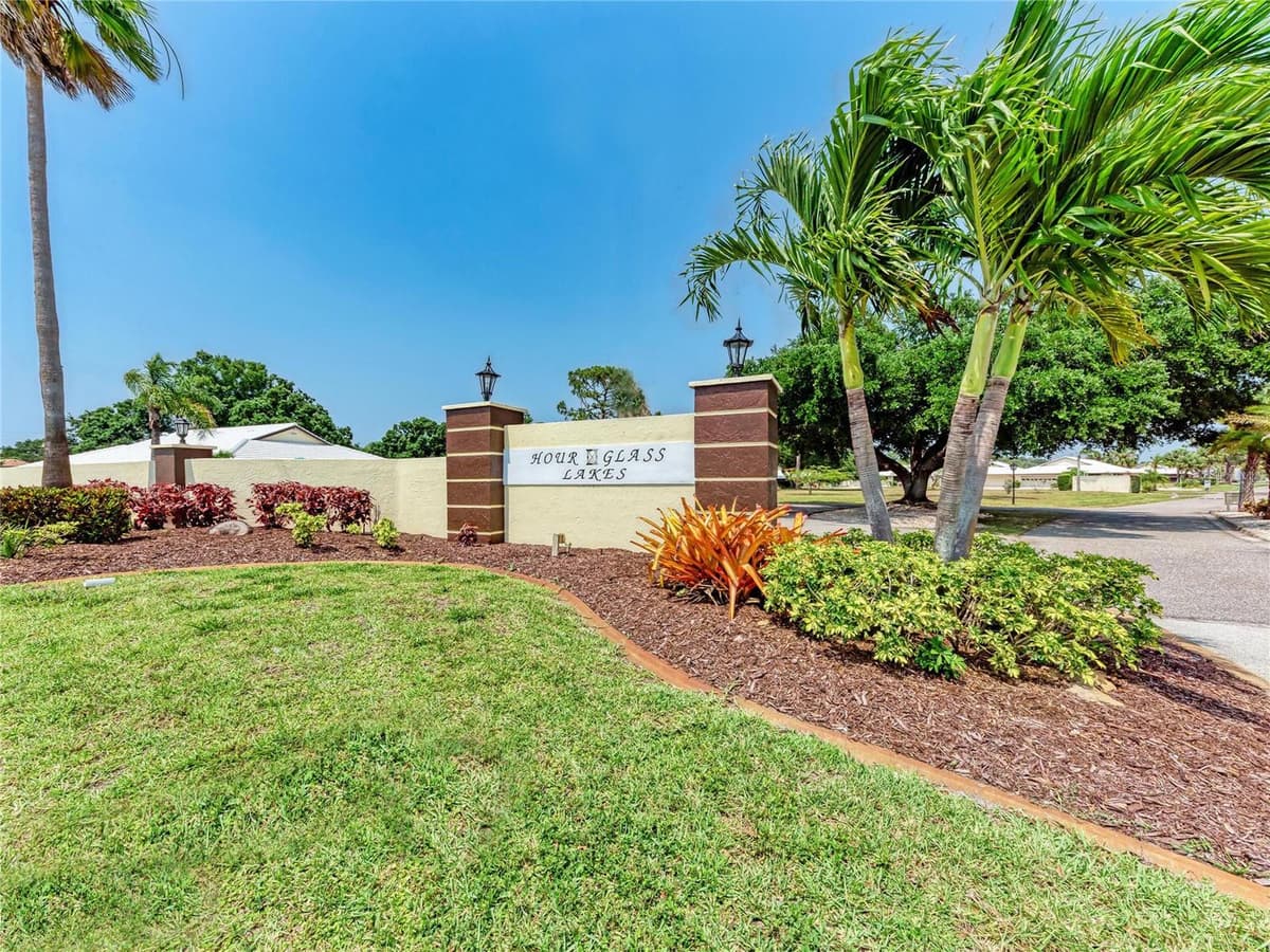 137 DRIFTING SANDS DRIVE — photo 35 of 51