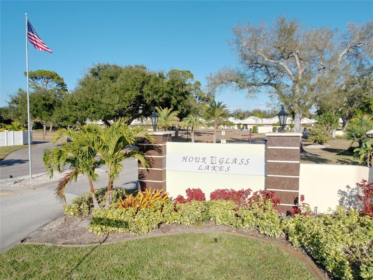 137 DRIFTING SANDS DRIVE — photo 36 of 51