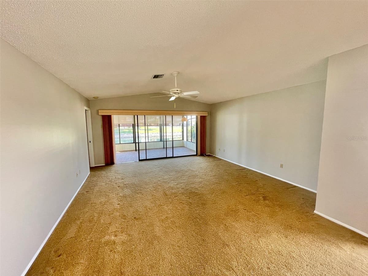 137 DRIFTING SANDS DRIVE — photo 10 of 51