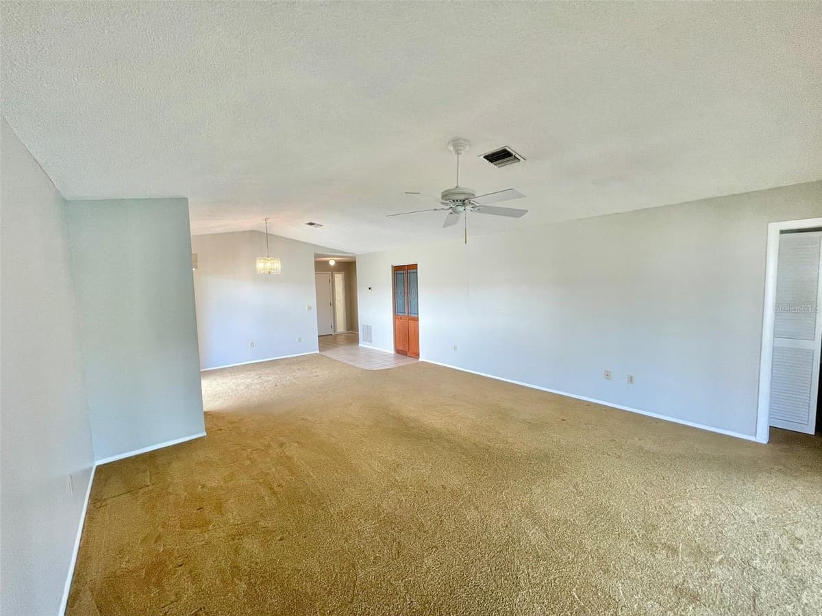 137 DRIFTING SANDS DRIVE — photo 12 of 51