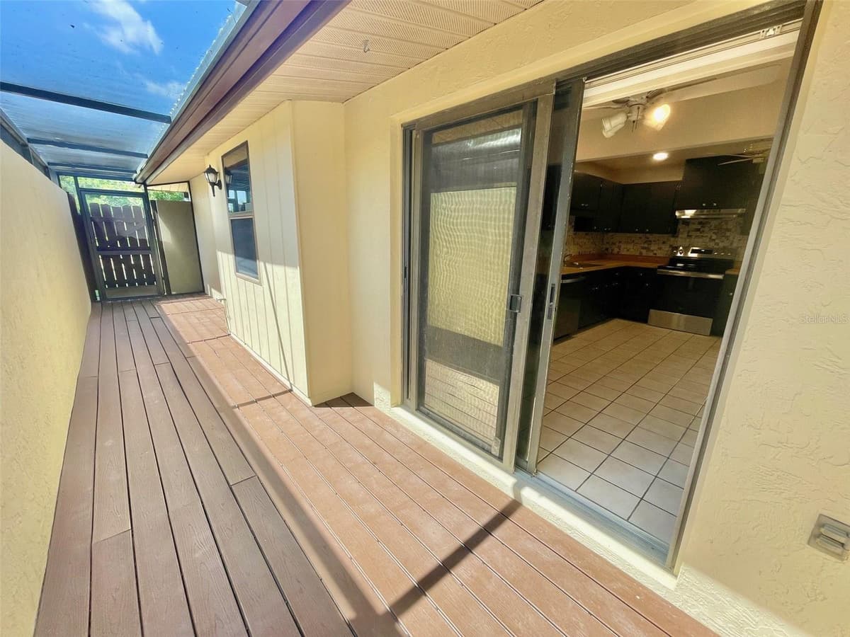 137 DRIFTING SANDS DRIVE — photo 22 of 51