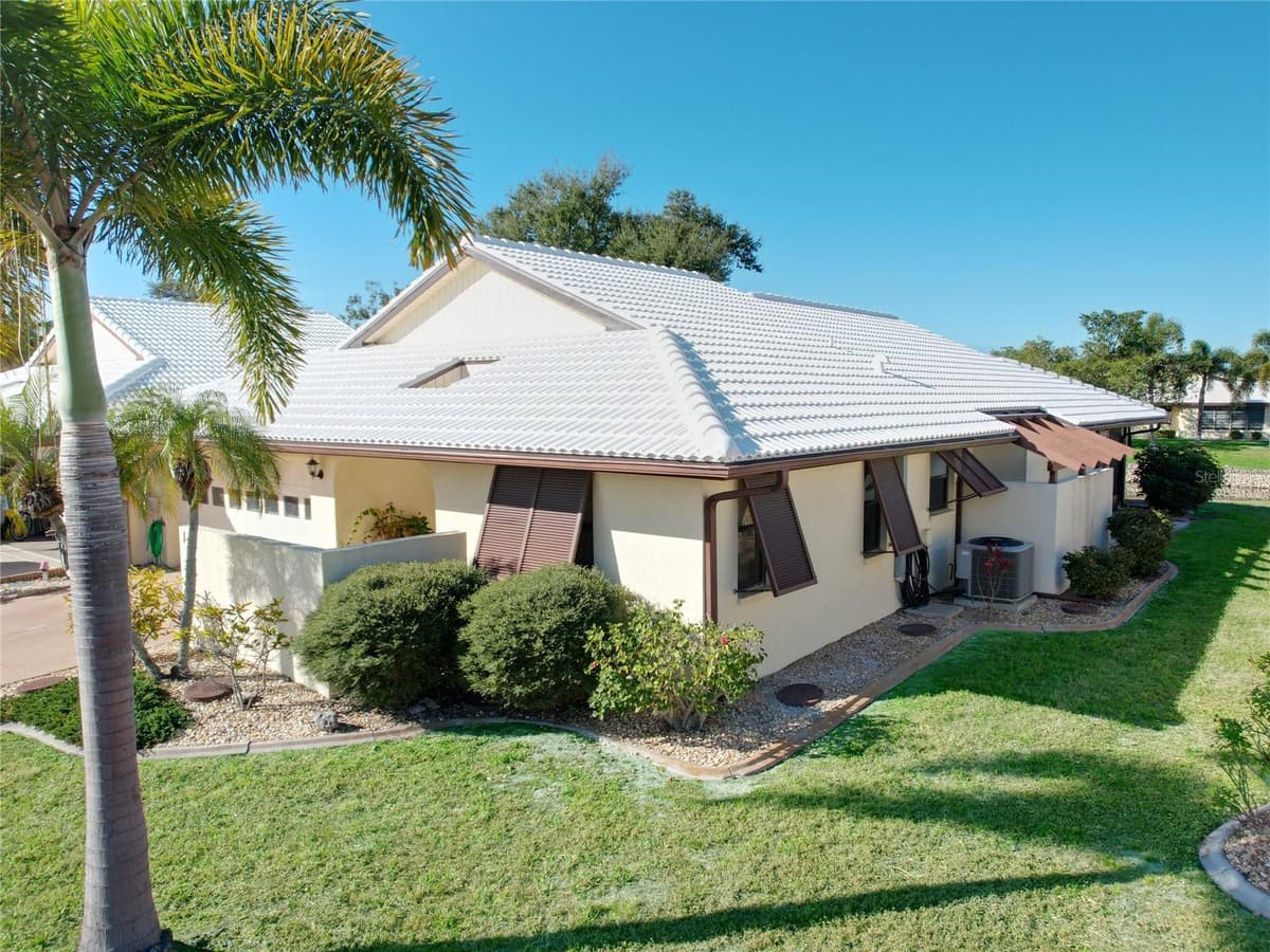 137 DRIFTING SANDS DRIVE — photo 2 of 51