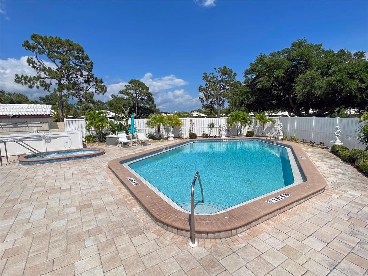 137 DRIFTING SANDS DRIVE — photo 39 of 51